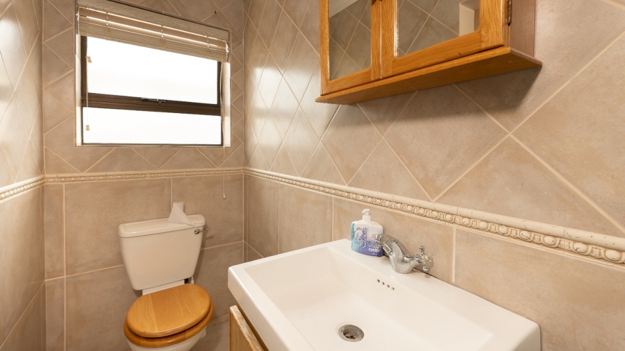 3 Bedroom Property for Sale in Struisbaai Western Cape